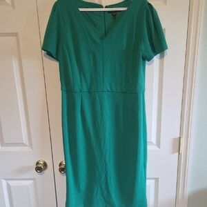 Maggy London Kelly Green V-Neck Dress